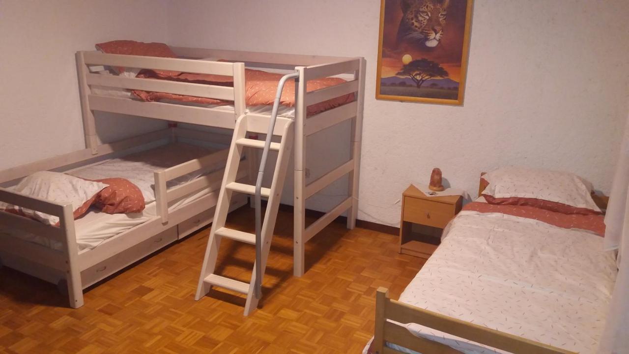 Appartment Bezenica Dobrova Eksteriør billede